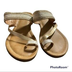 Luxur Toe Loop Sandal in White Gold and Silver Size 8